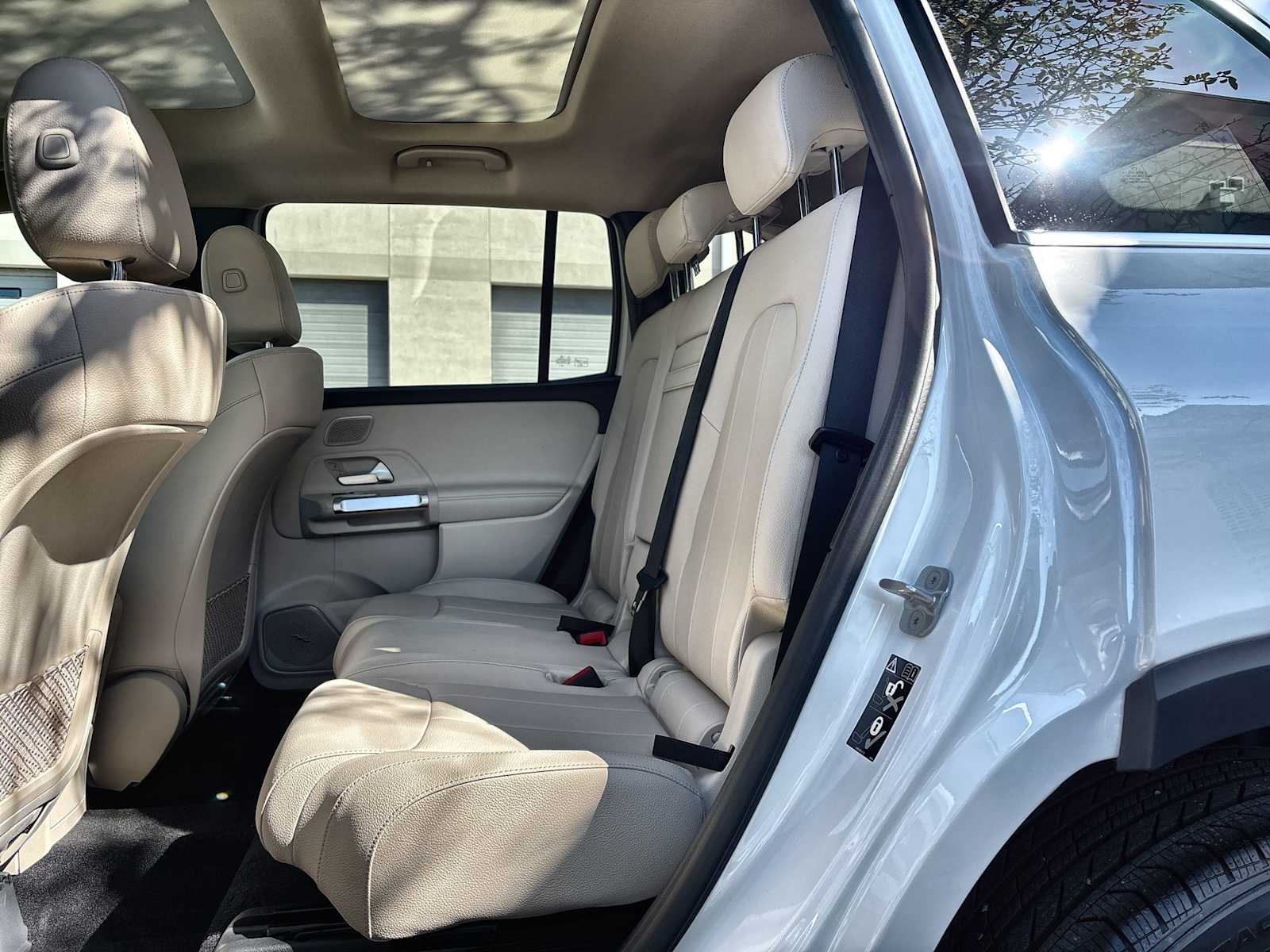 Thumbnail: 2026 Mercedes-Benz GLB - 4