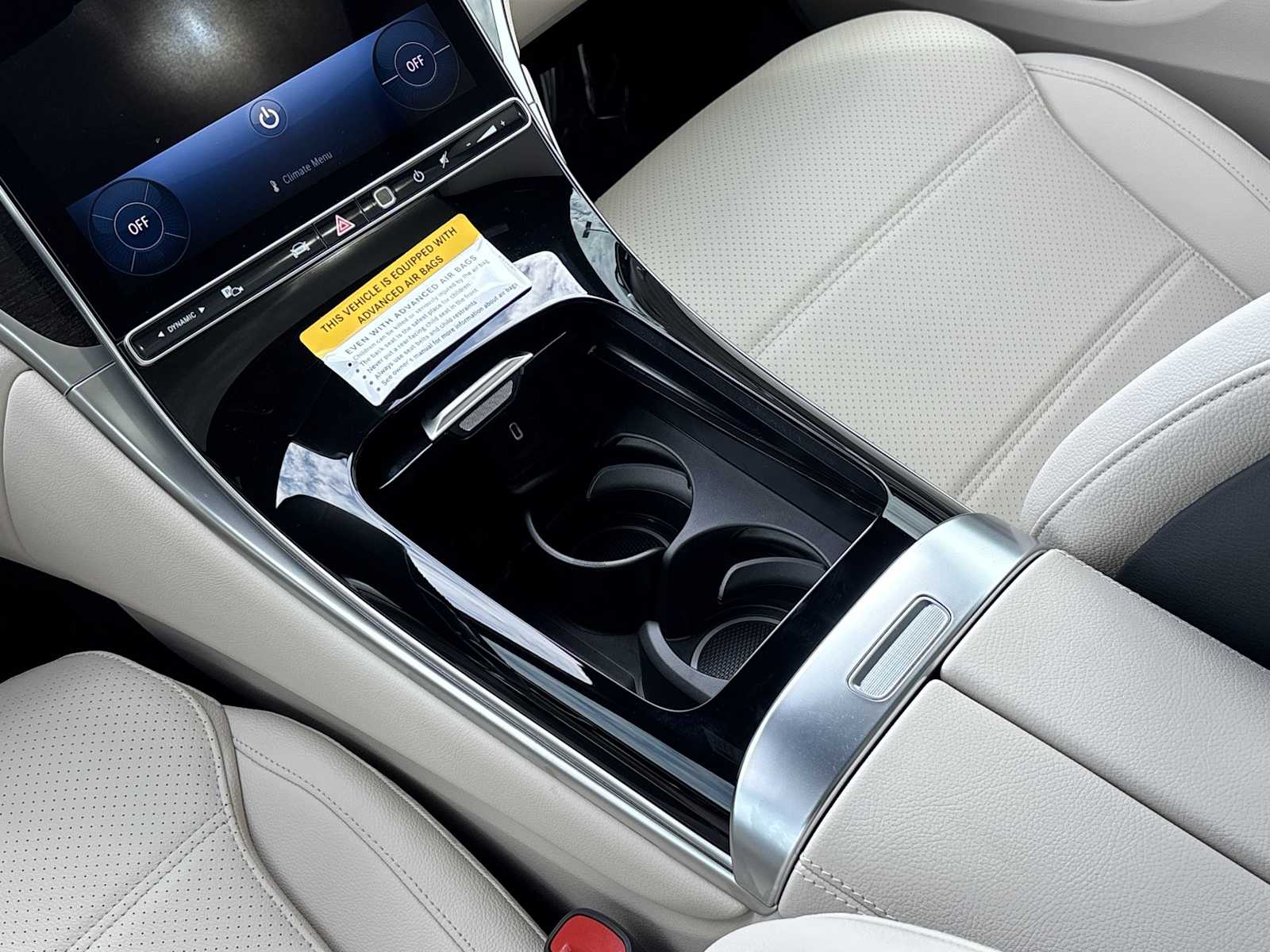 Thumbnail: 2026 Mercedes-Benz GLC - 22