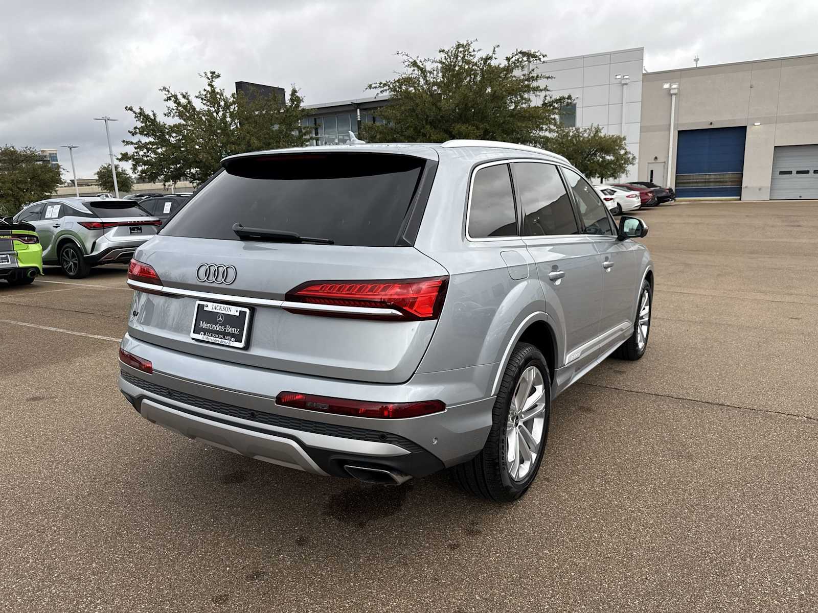 Thumbnail: 2025 Audi Q7 - 6
