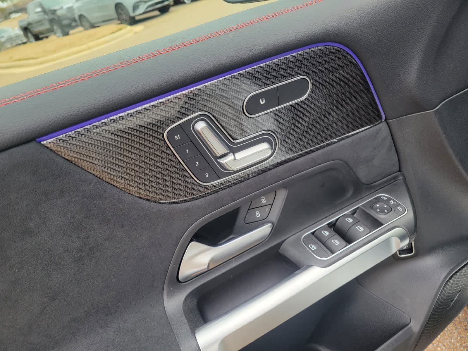 Thumbnail: 2025 Mercedes-Benz GLB - 13