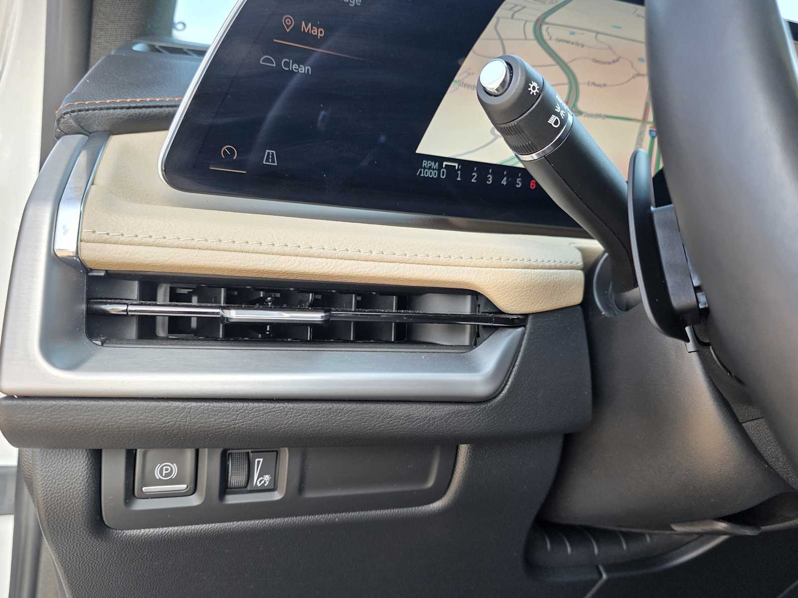 Thumbnail: 2025 Cadillac XT4 - 20