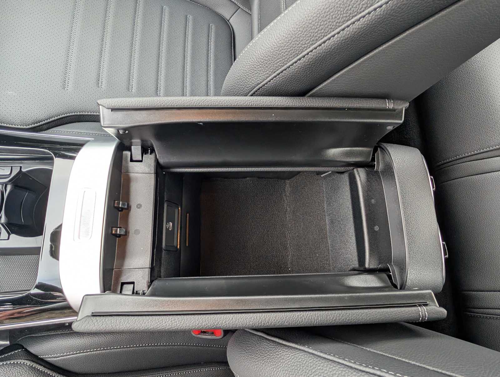 Thumbnail: 2026 Mercedes-Benz C-Class - 22