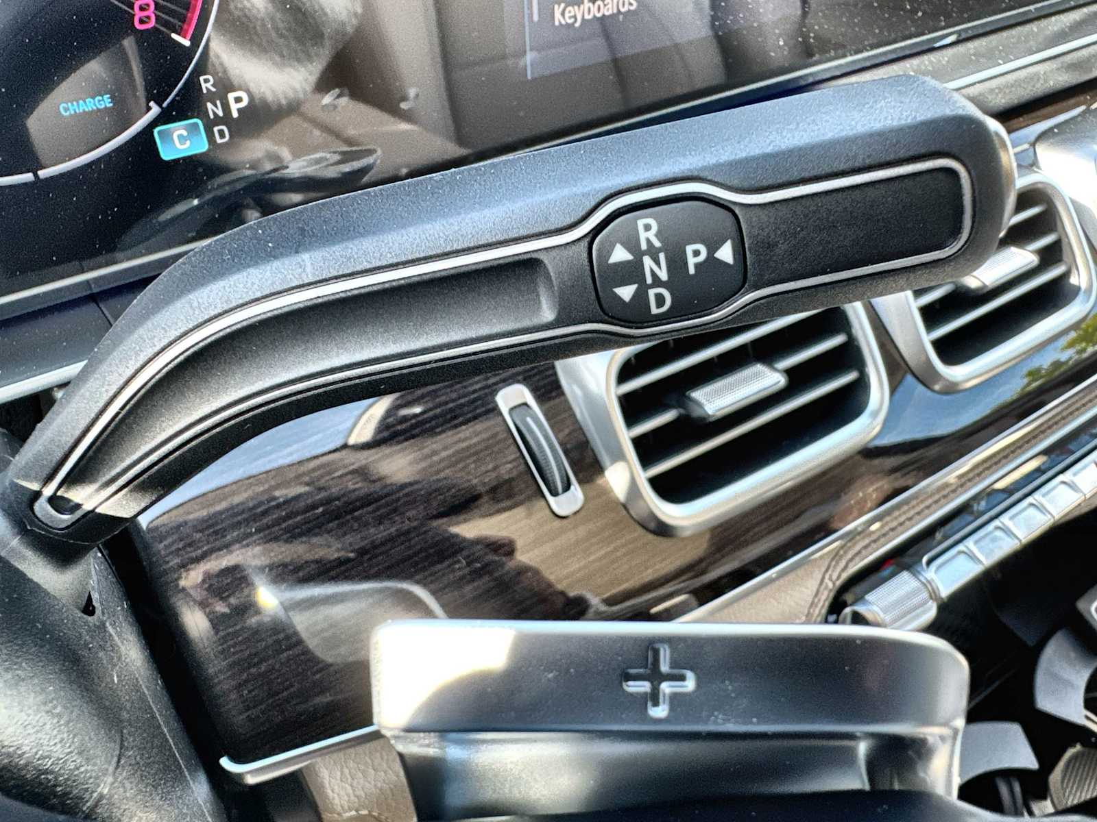 Thumbnail: 2026 Mercedes-Benz GLE - 23