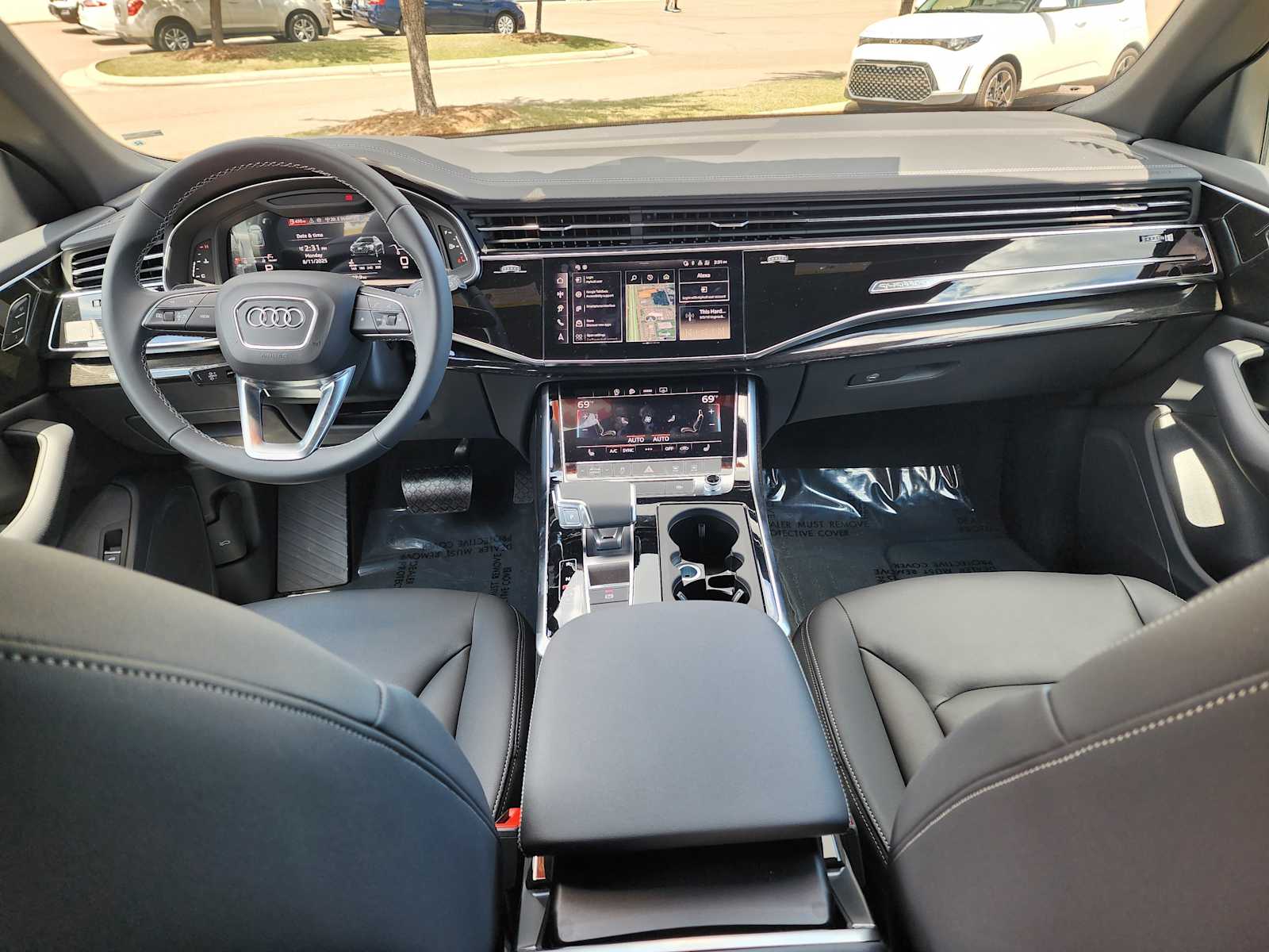 Thumbnail: 2025 Audi Q8 - 8