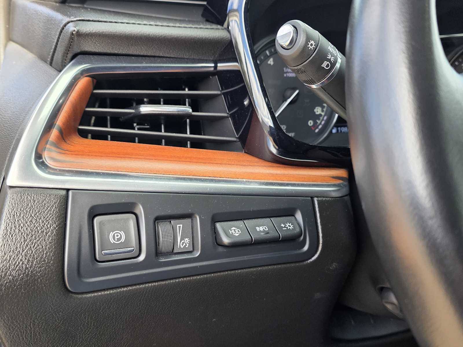 Thumbnail: 2023 Cadillac XT5 - 17