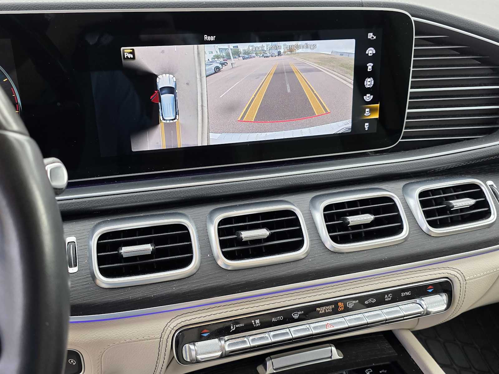 Thumbnail: 2023 Mercedes-Benz GLE - 10