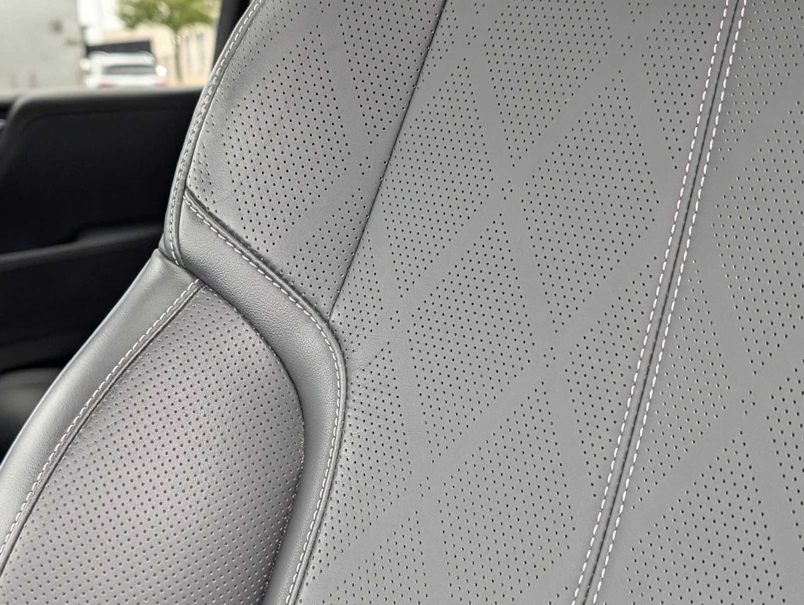 Thumbnail: 2025 INFINITI QX80 - 20