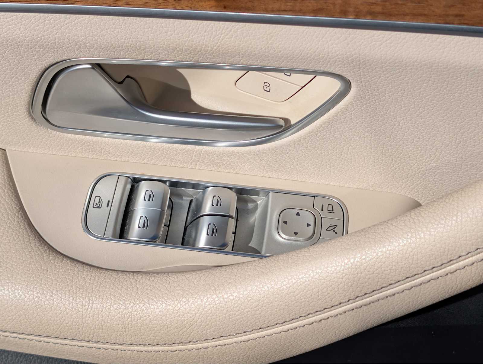 Thumbnail: 2023 Mercedes-Benz GLE - 20