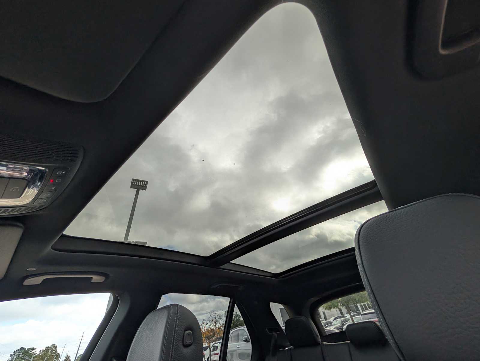 Thumbnail: 2026 Mercedes-Benz GLE - 22