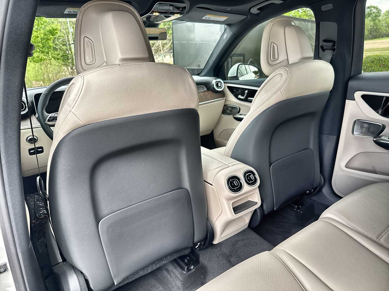 Thumbnail: 2026 Mercedes-Benz GLC - 18