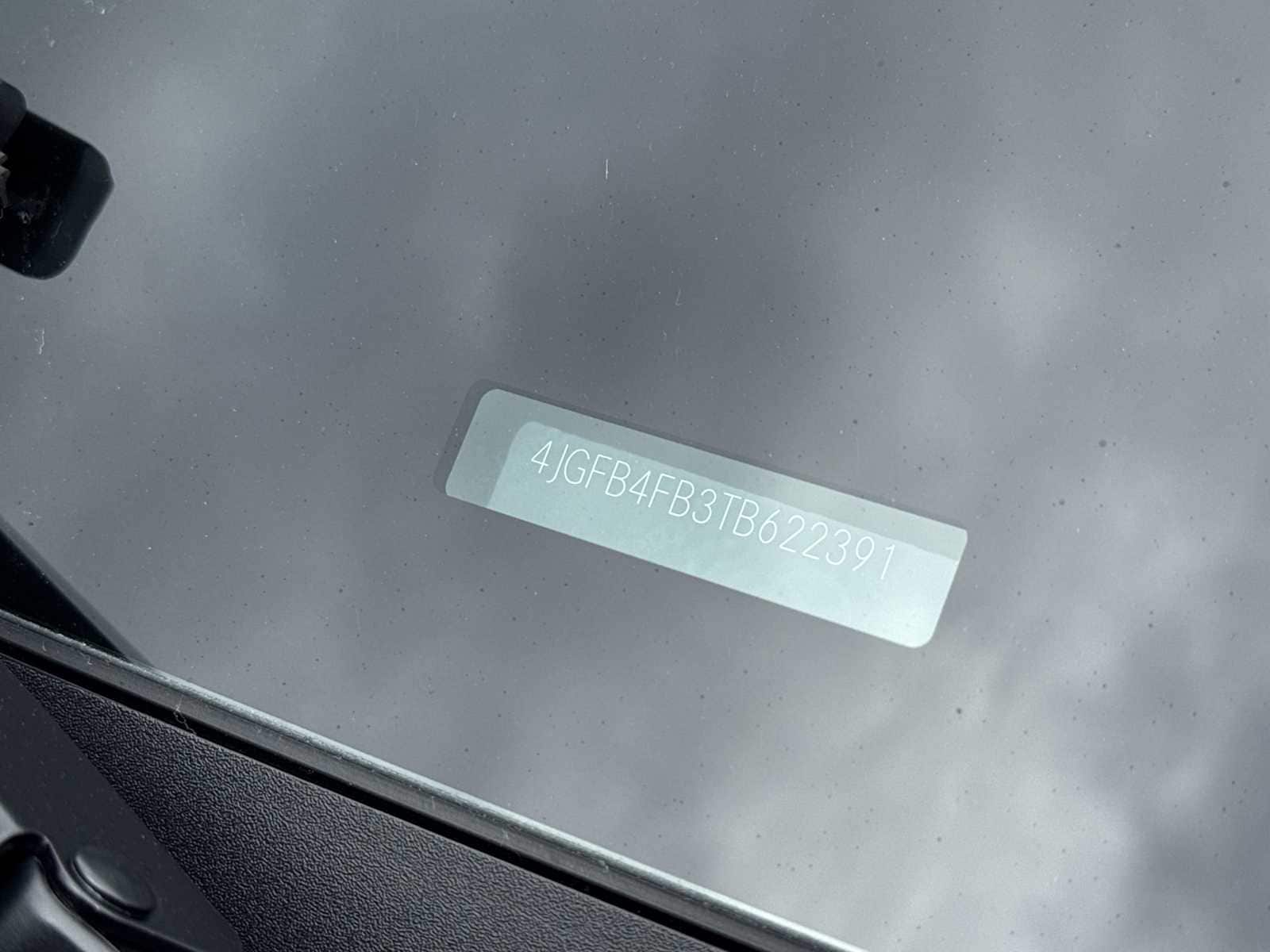 Thumbnail: 2026 Mercedes-Benz GLE - 26