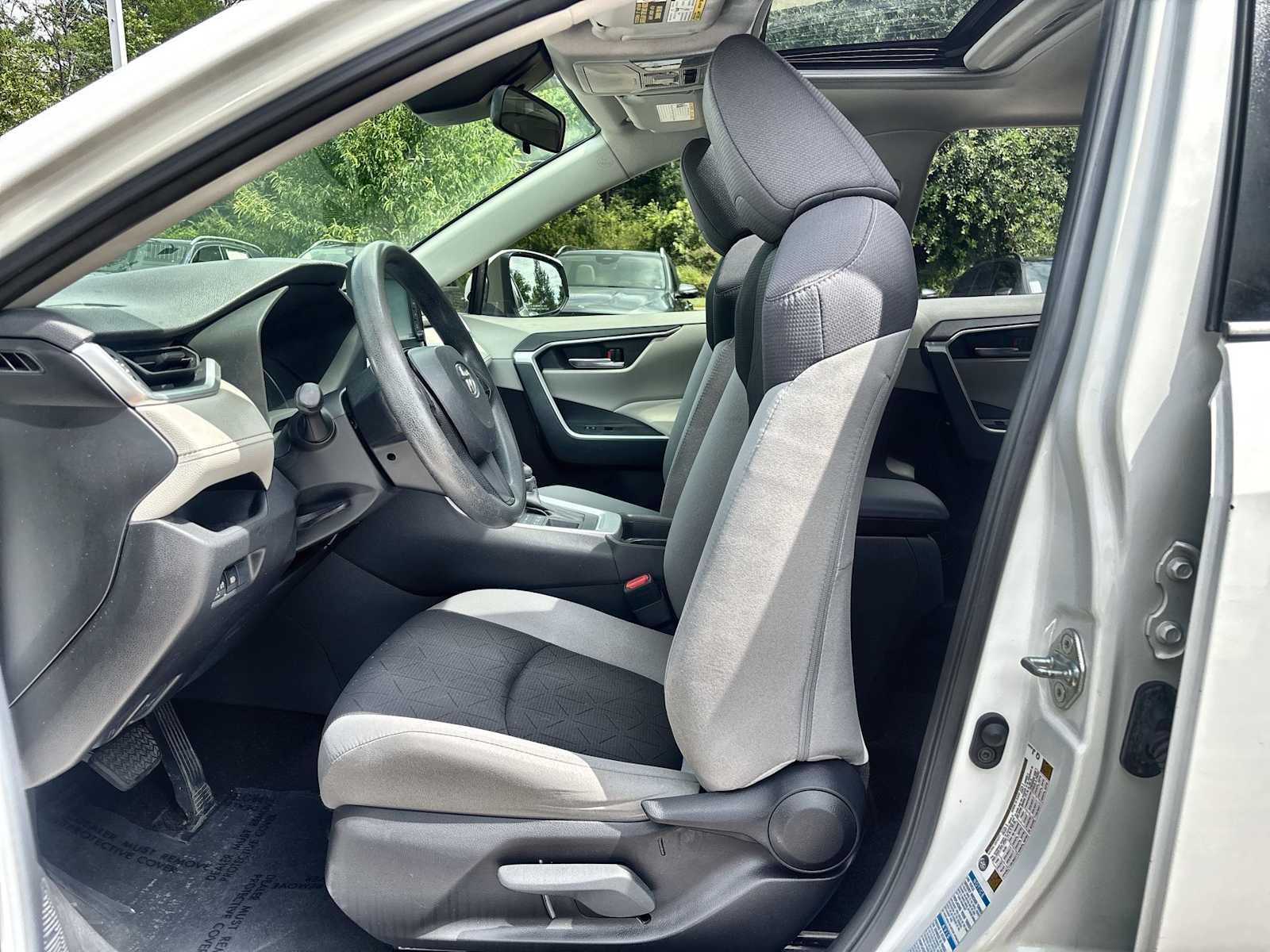 Thumbnail: 2019 Toyota RAV4 - 3