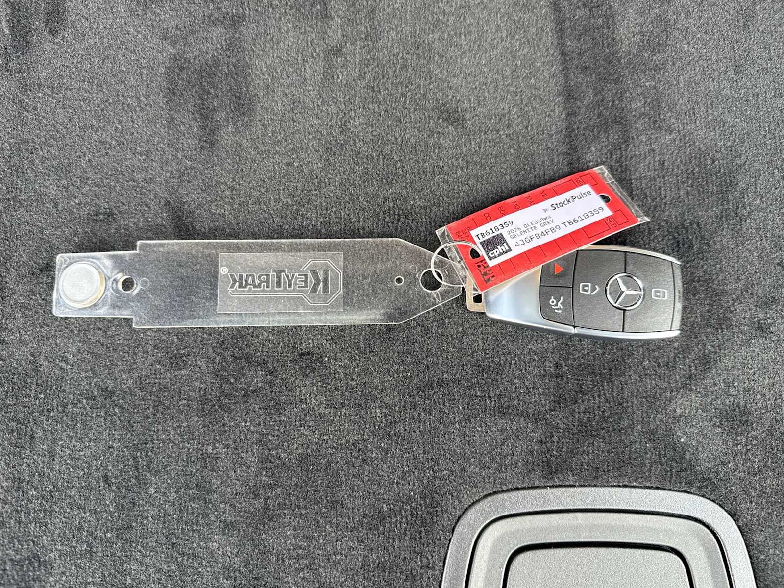 Thumbnail: 2026 Mercedes-Benz GLE - 27