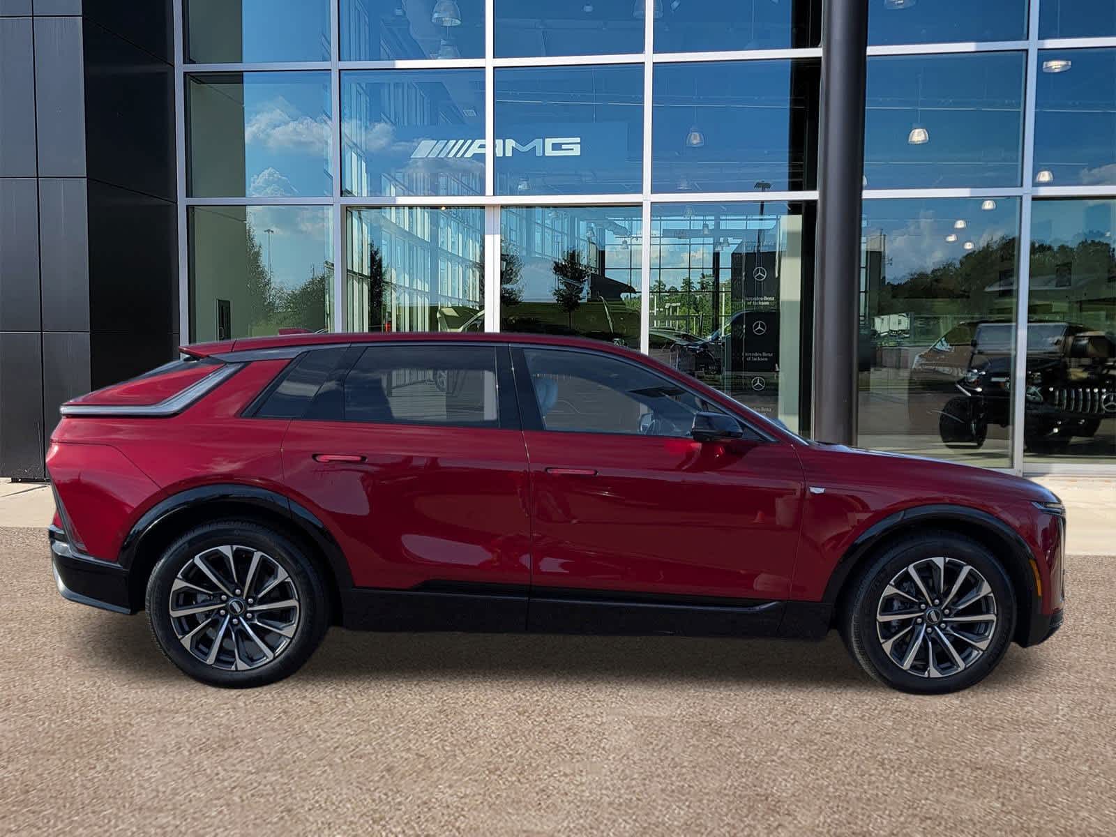 Thumbnail: 2024 Cadillac Lyriq - 4