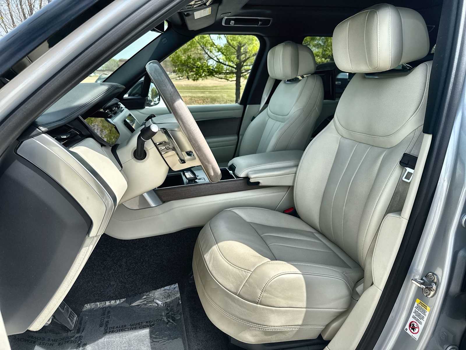 Thumbnail: 2025 Land Rover Range Rover - 3