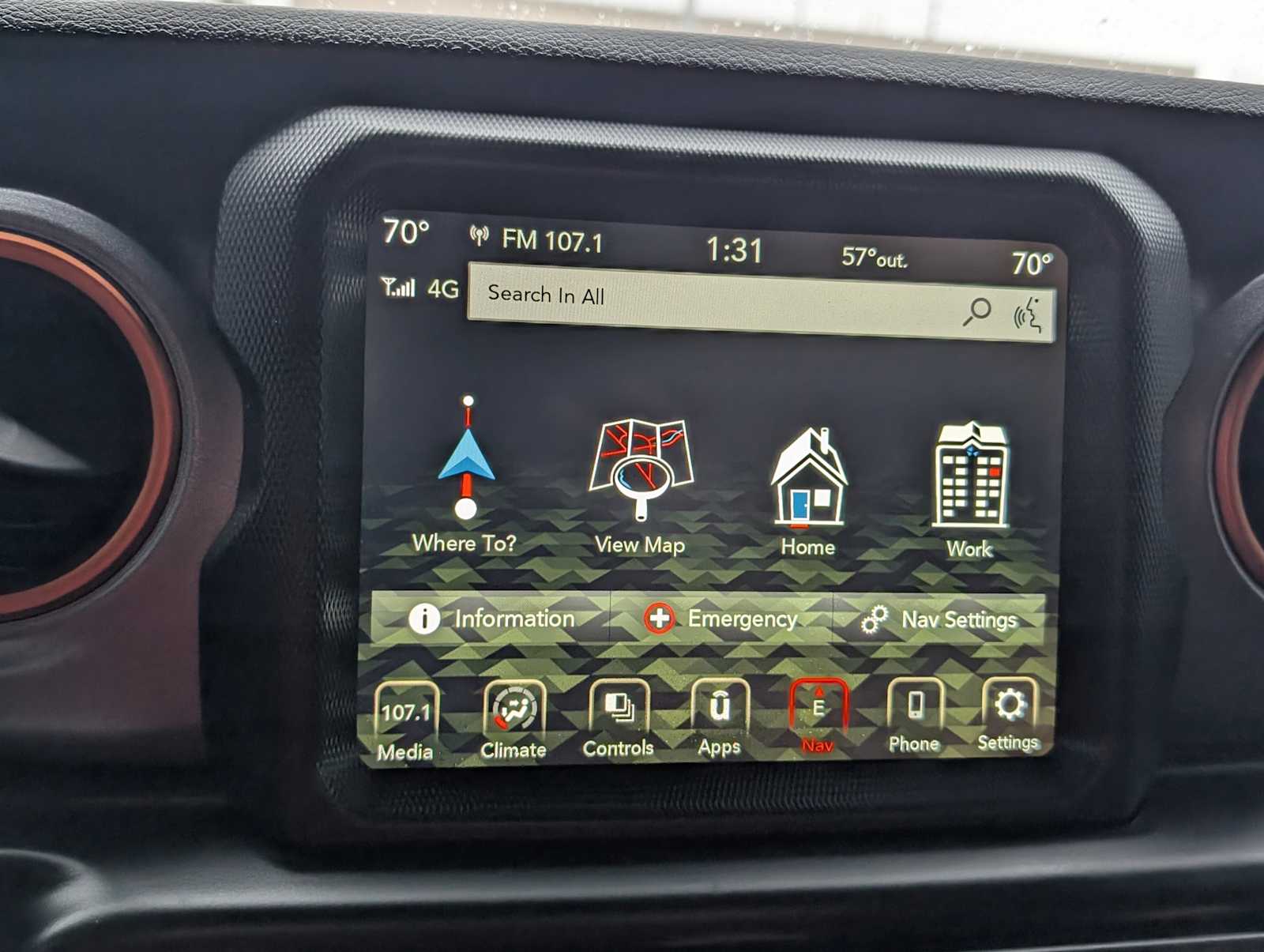 Thumbnail: 2021 Jeep Gladiator - 18