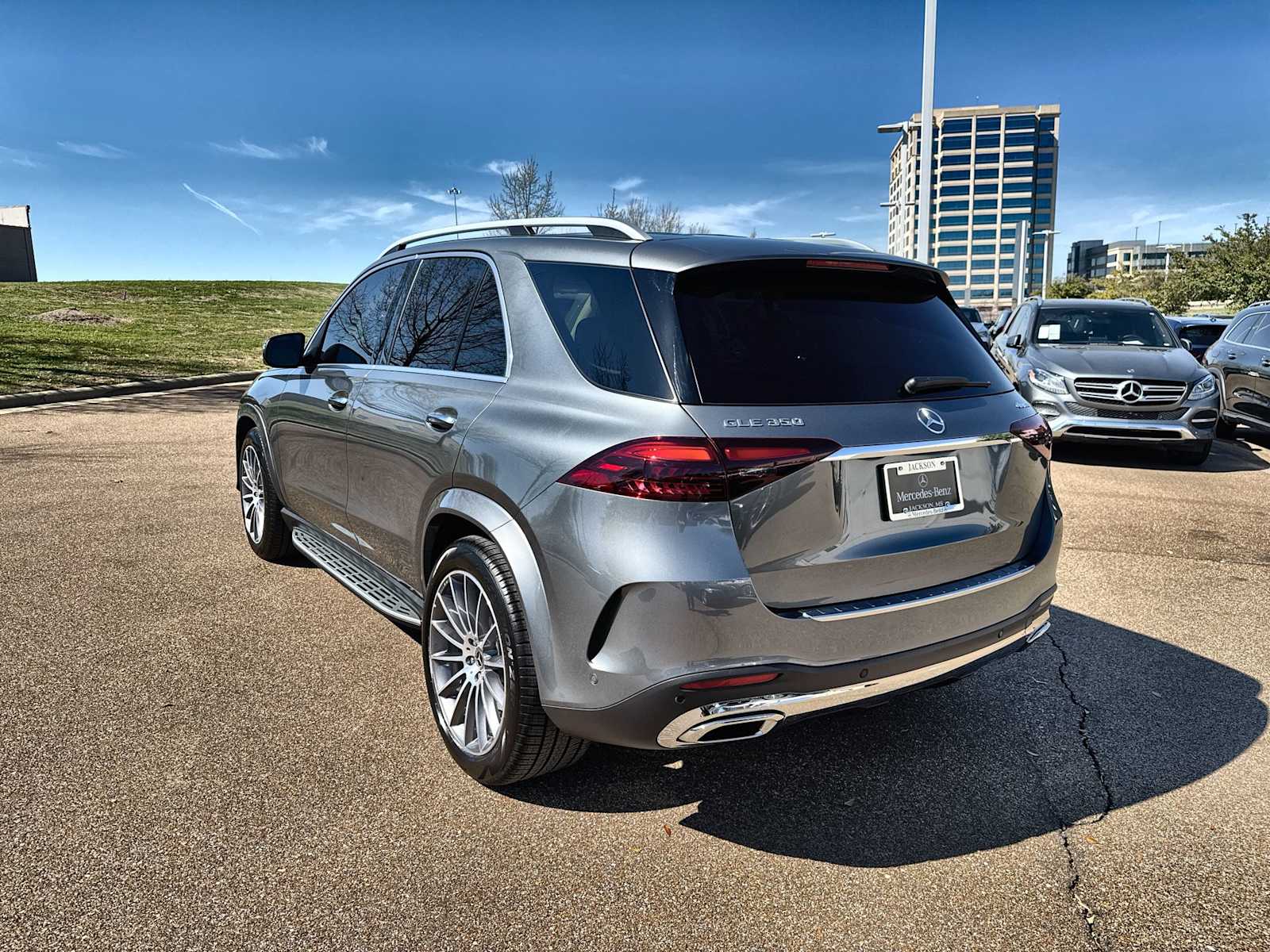 Thumbnail: 2026 Mercedes-Benz GLE - 6