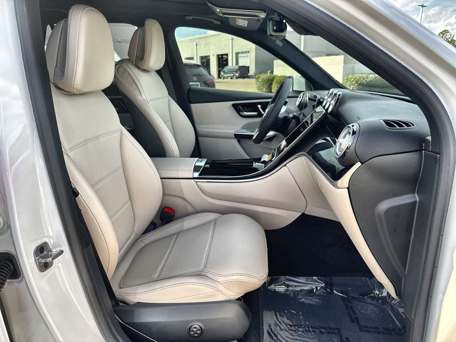 Thumbnail: 2026 Mercedes-Benz GLC - 9