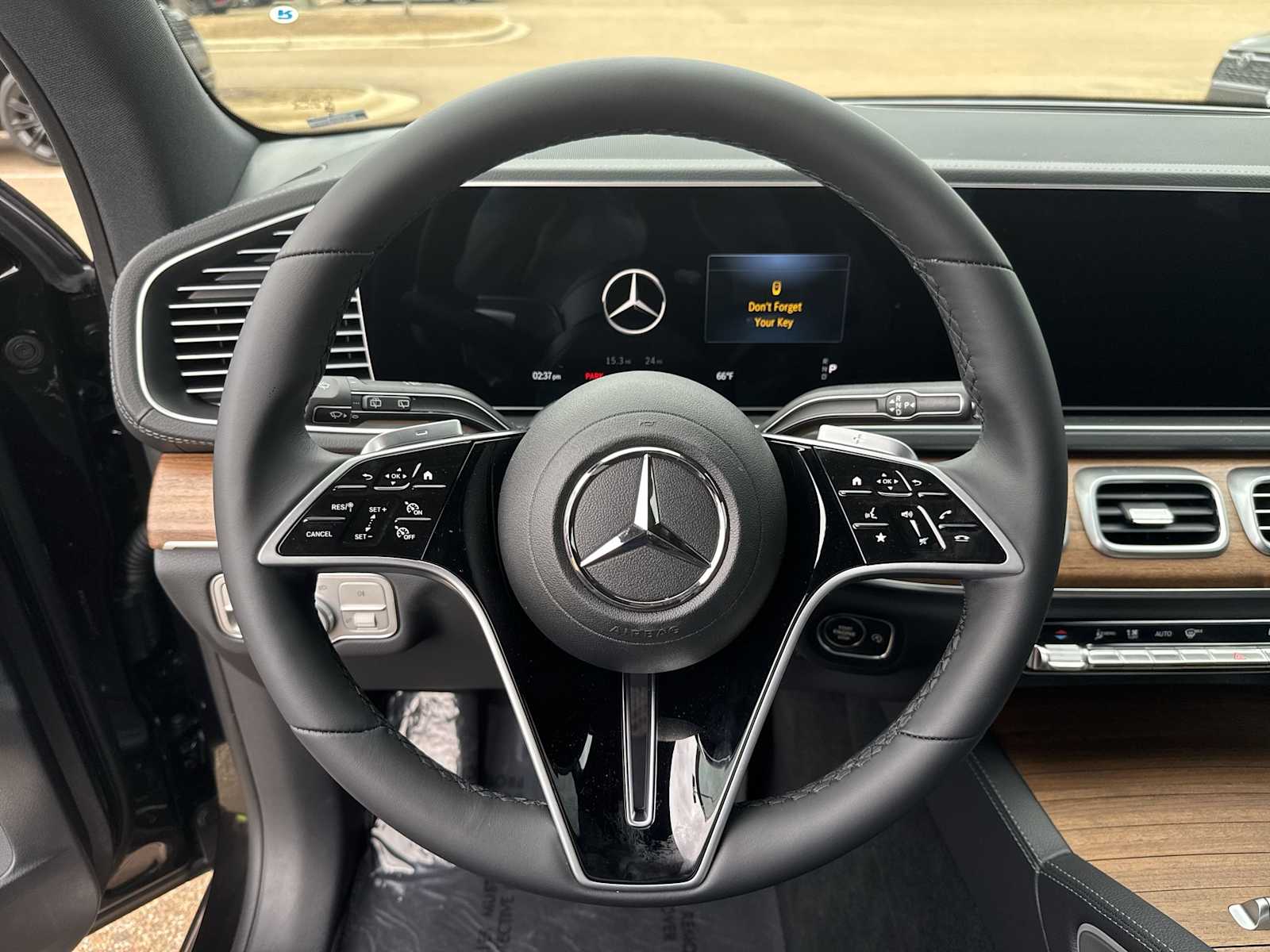 Thumbnail: 2026 Mercedes-Benz GLE - 21