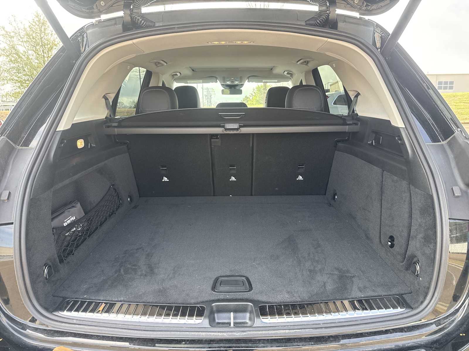 Thumbnail: 2026 Mercedes-Benz GLE - 26