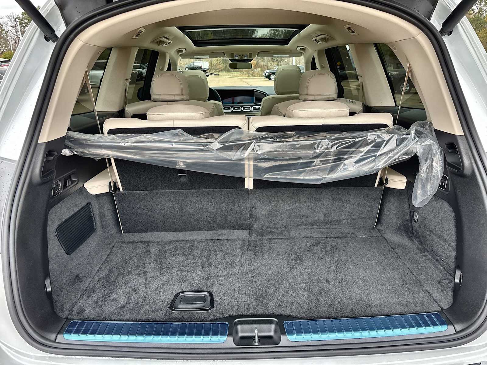 Thumbnail: 2026 Mercedes-Benz GLS - 17