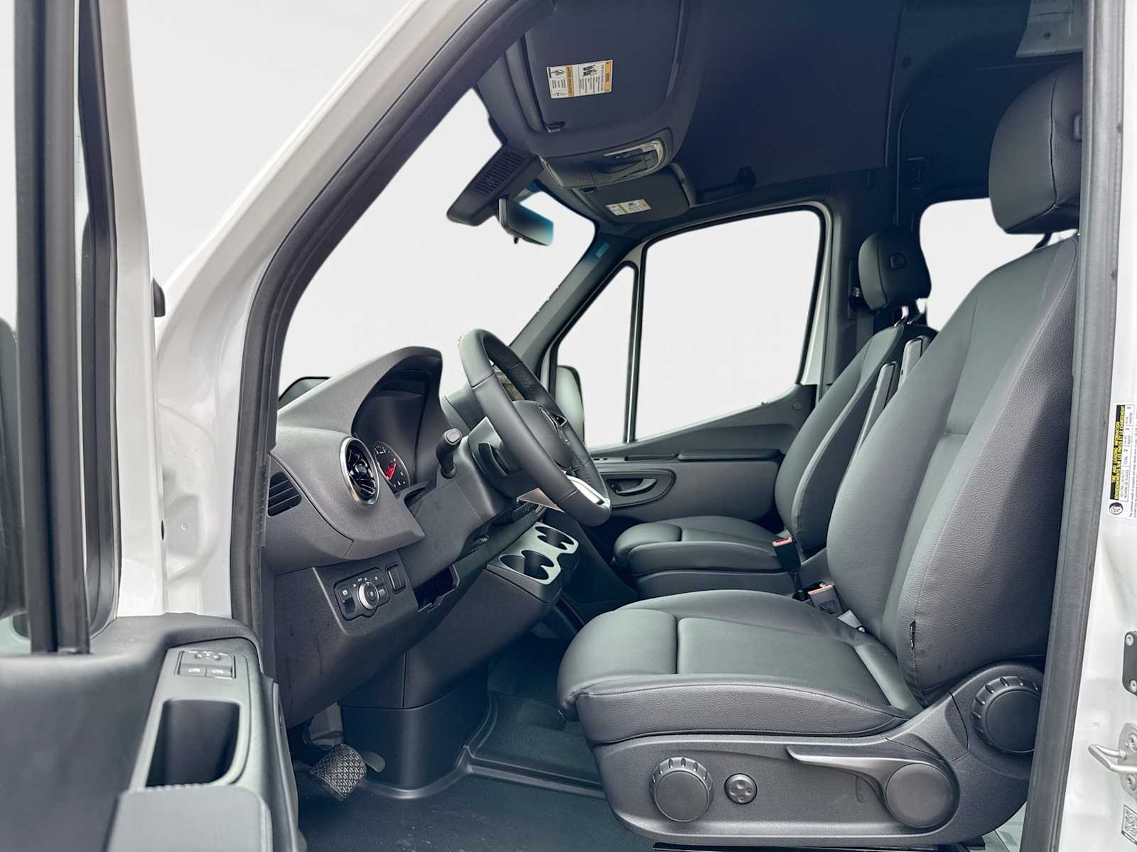 Thumbnail: 2026 Mercedes-Benz Sprinter - 2