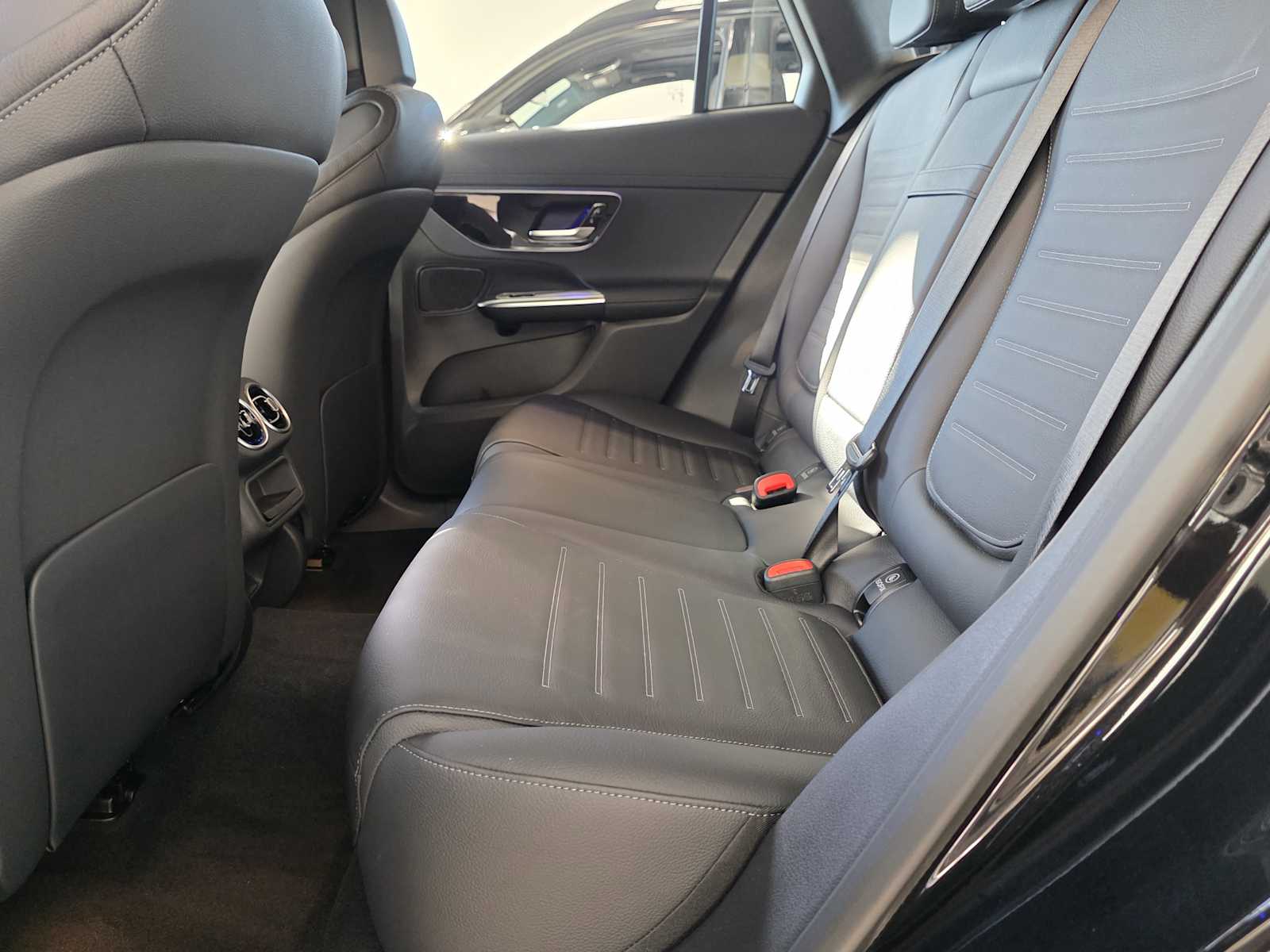 Thumbnail: 2026 Mercedes-Benz GLC - 17