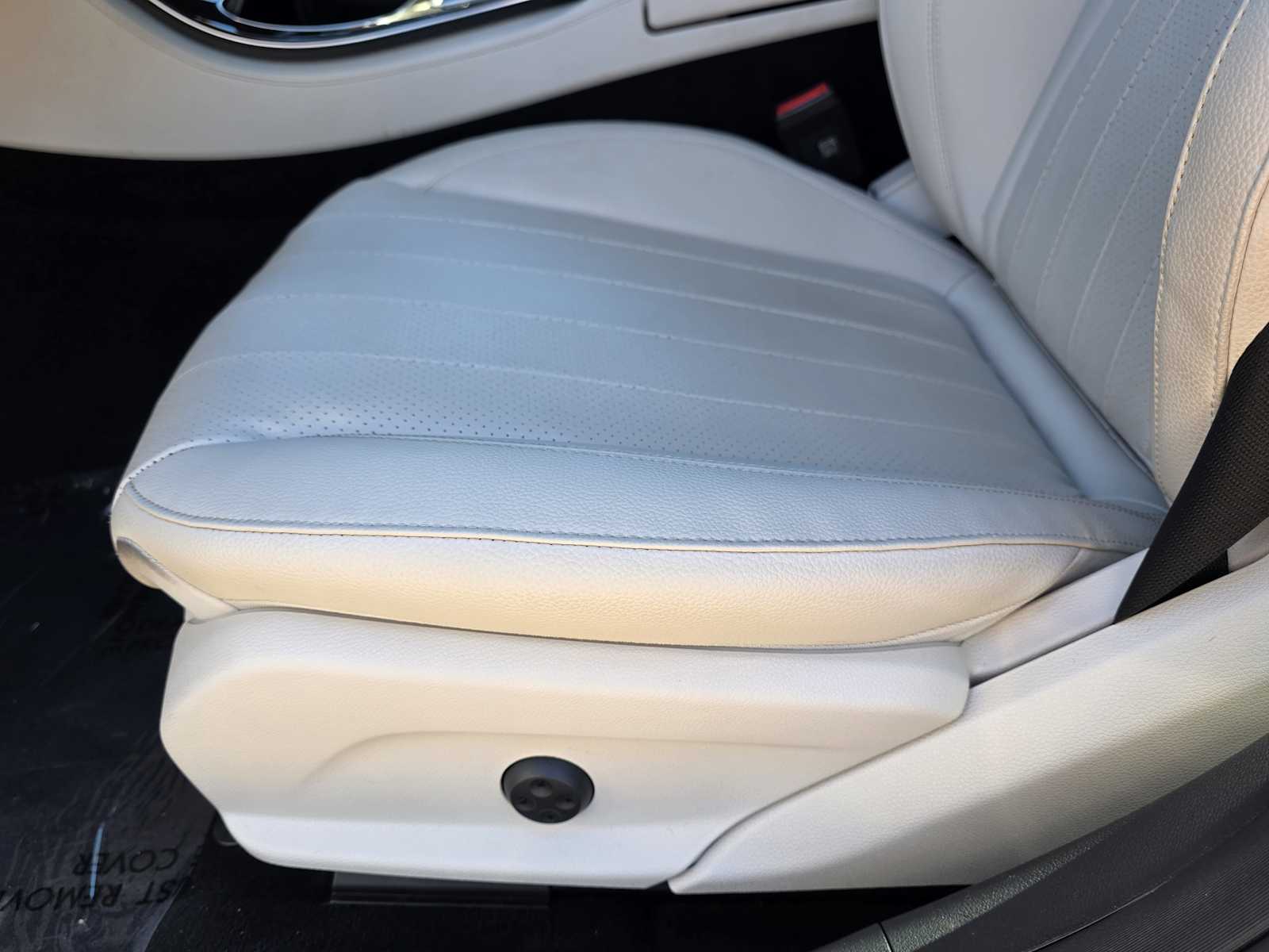 Thumbnail: 2023 Mercedes-Benz E-Class - 13