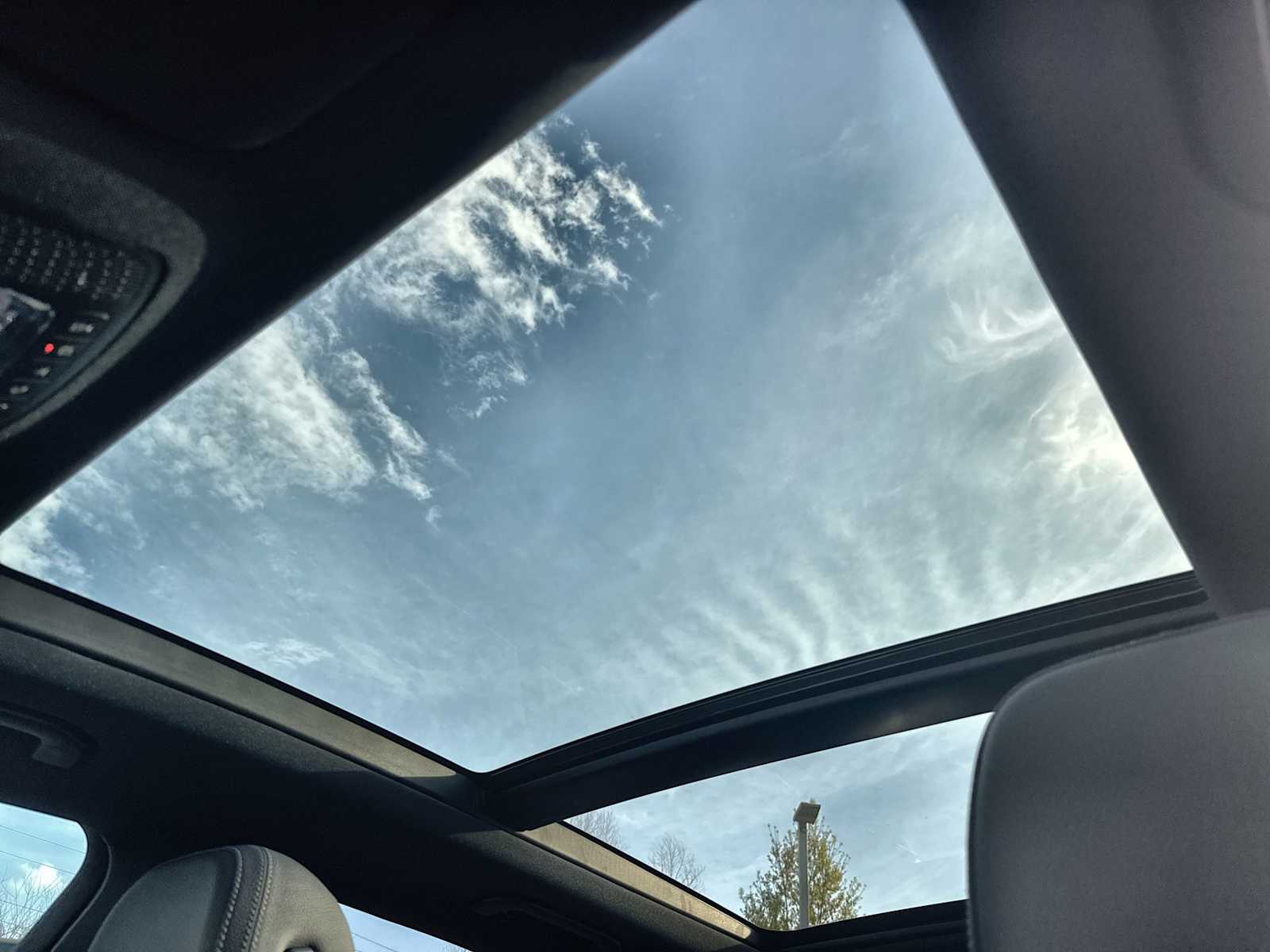 Thumbnail: 2026 Mercedes-Benz GLE - 28