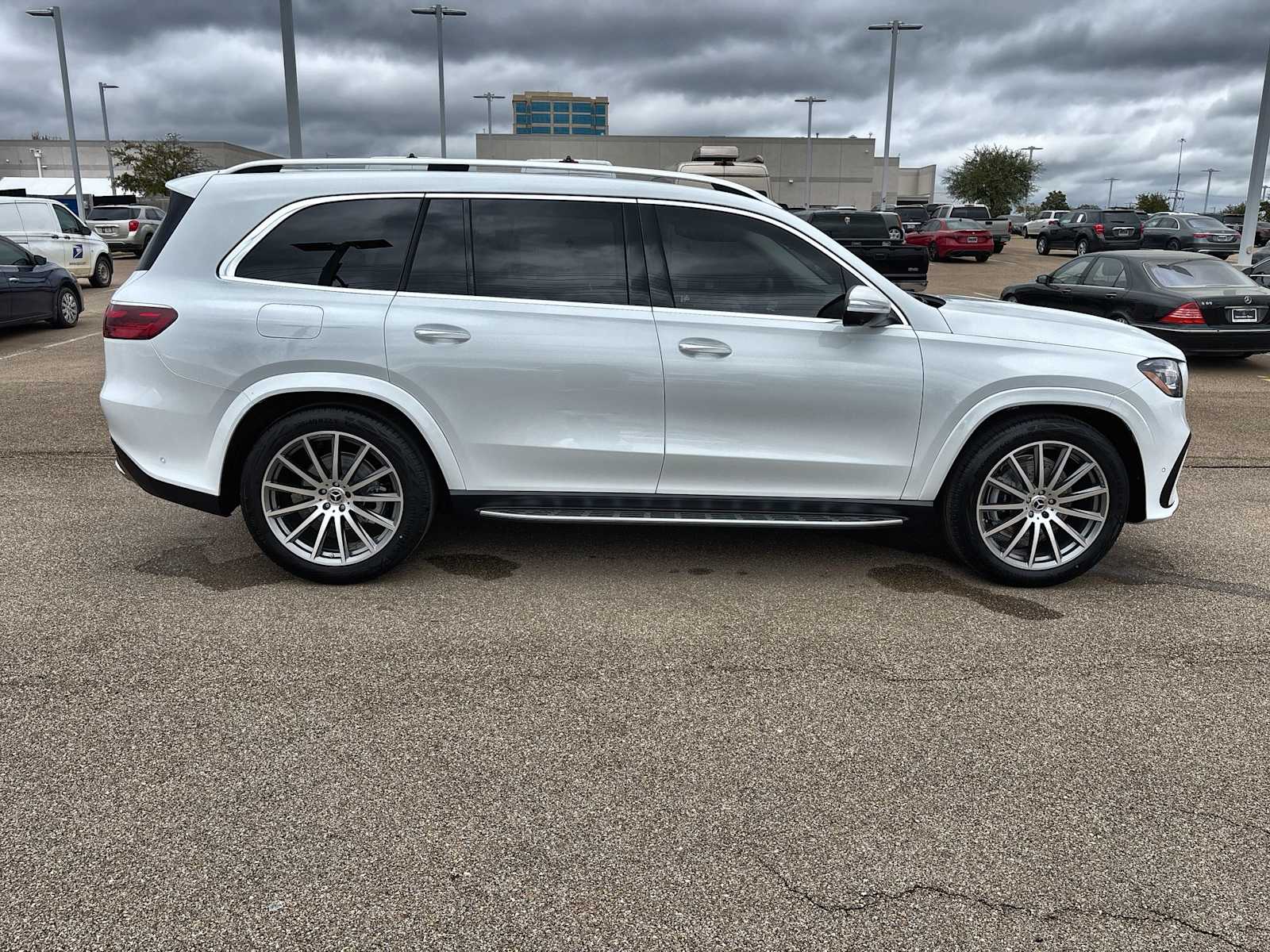 Thumbnail: 2026 Mercedes-Benz GLS - 10