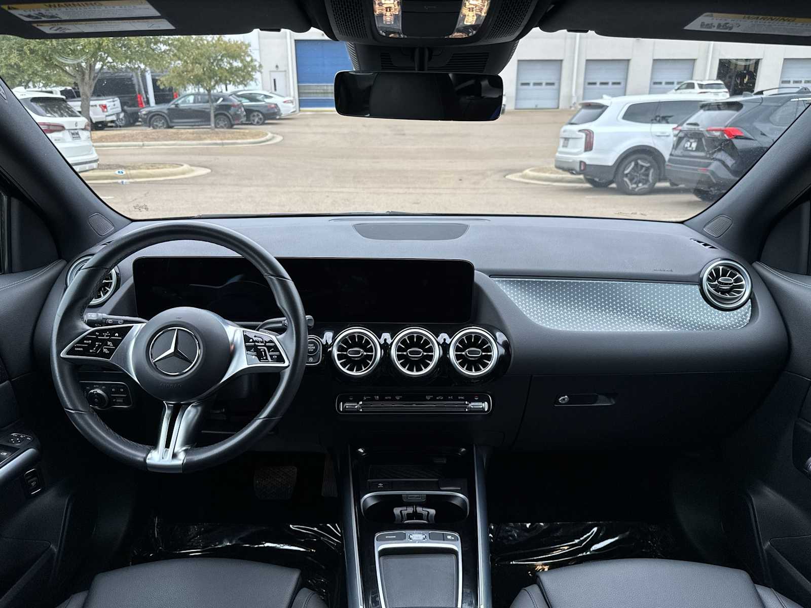 Thumbnail: 2025 Mercedes-Benz GLA - 14