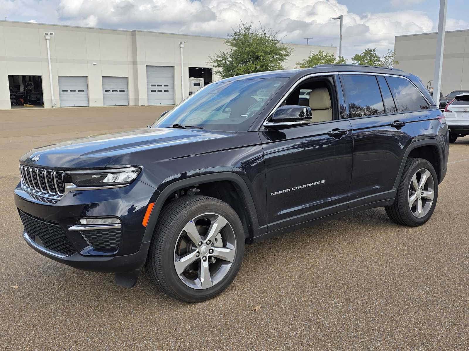 2024 Jeep Grand Cherokee Limited's photo