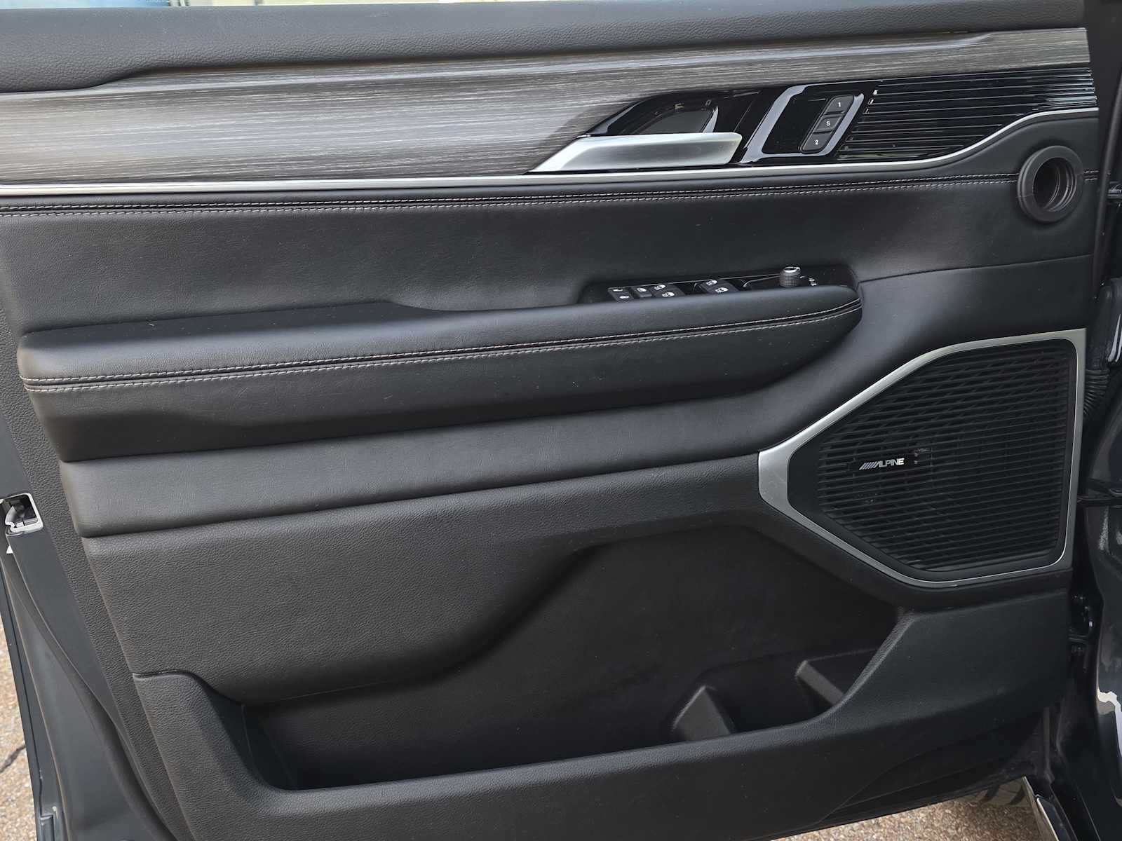 Thumbnail: 2024 Jeep Wagoneer - 15