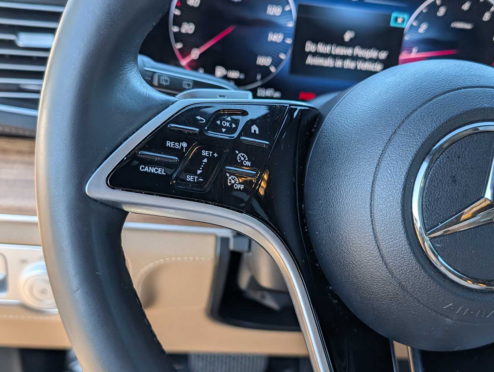 Thumbnail: 2024 Mercedes-Benz GLE - 18