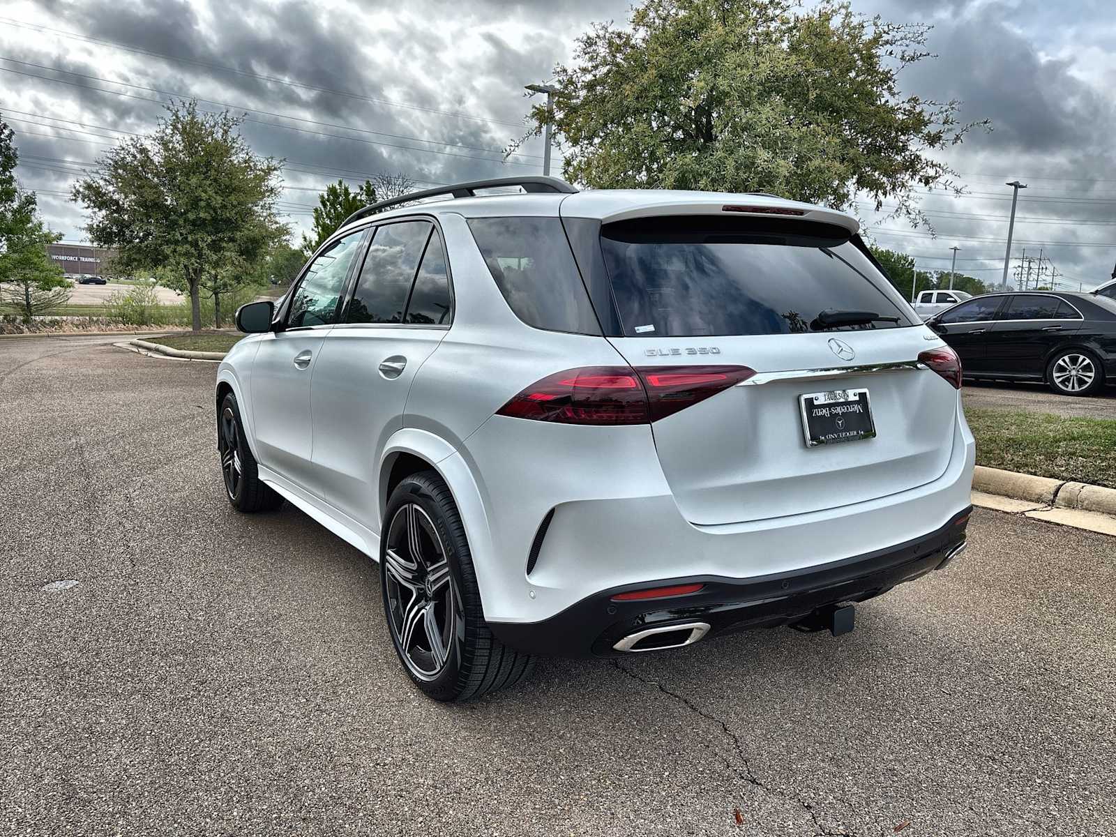 Thumbnail: 2026 Mercedes-Benz GLE - 6