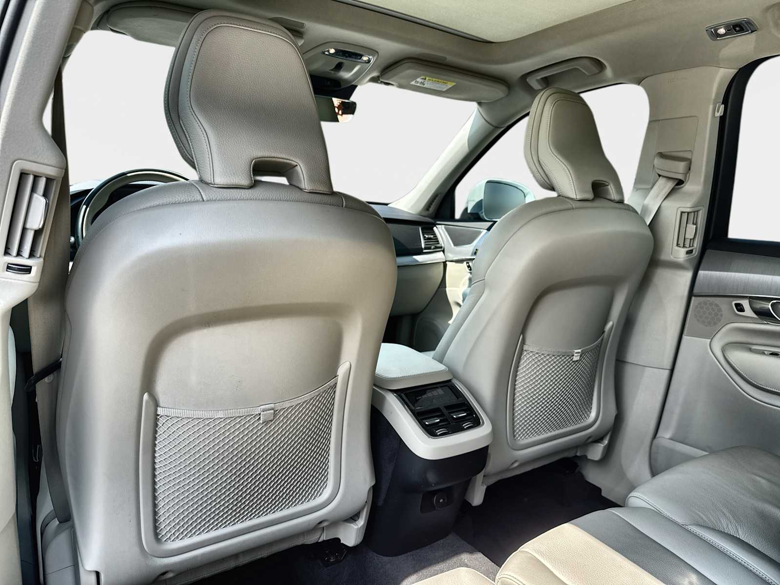 Thumbnail: 2022 Volvo XC90 - 18