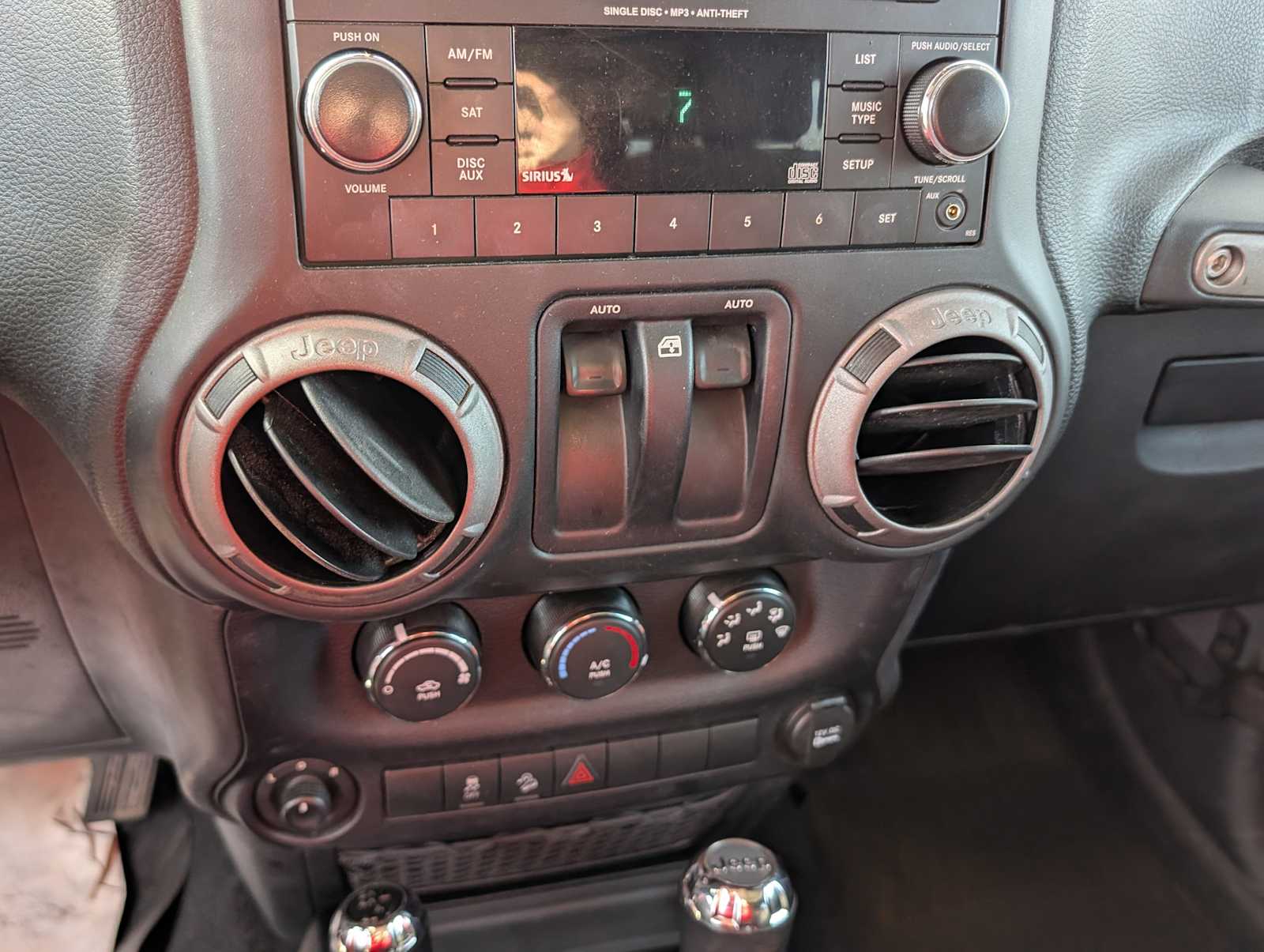 Thumbnail: 2016 Jeep Wrangler - 15