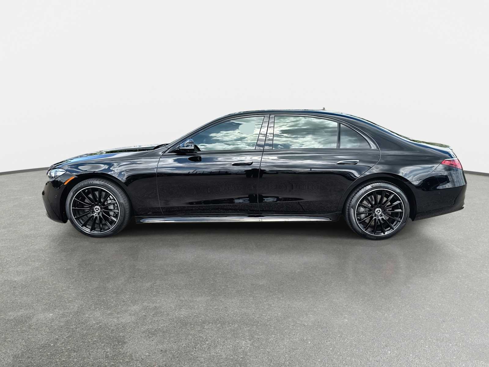 Thumbnail: 2023 Mercedes-Benz S-Class - 5