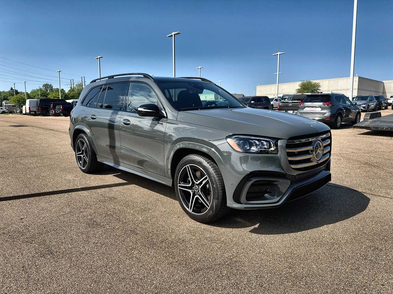 Thumbnail: 2026 Mercedes-Benz GLS - 11