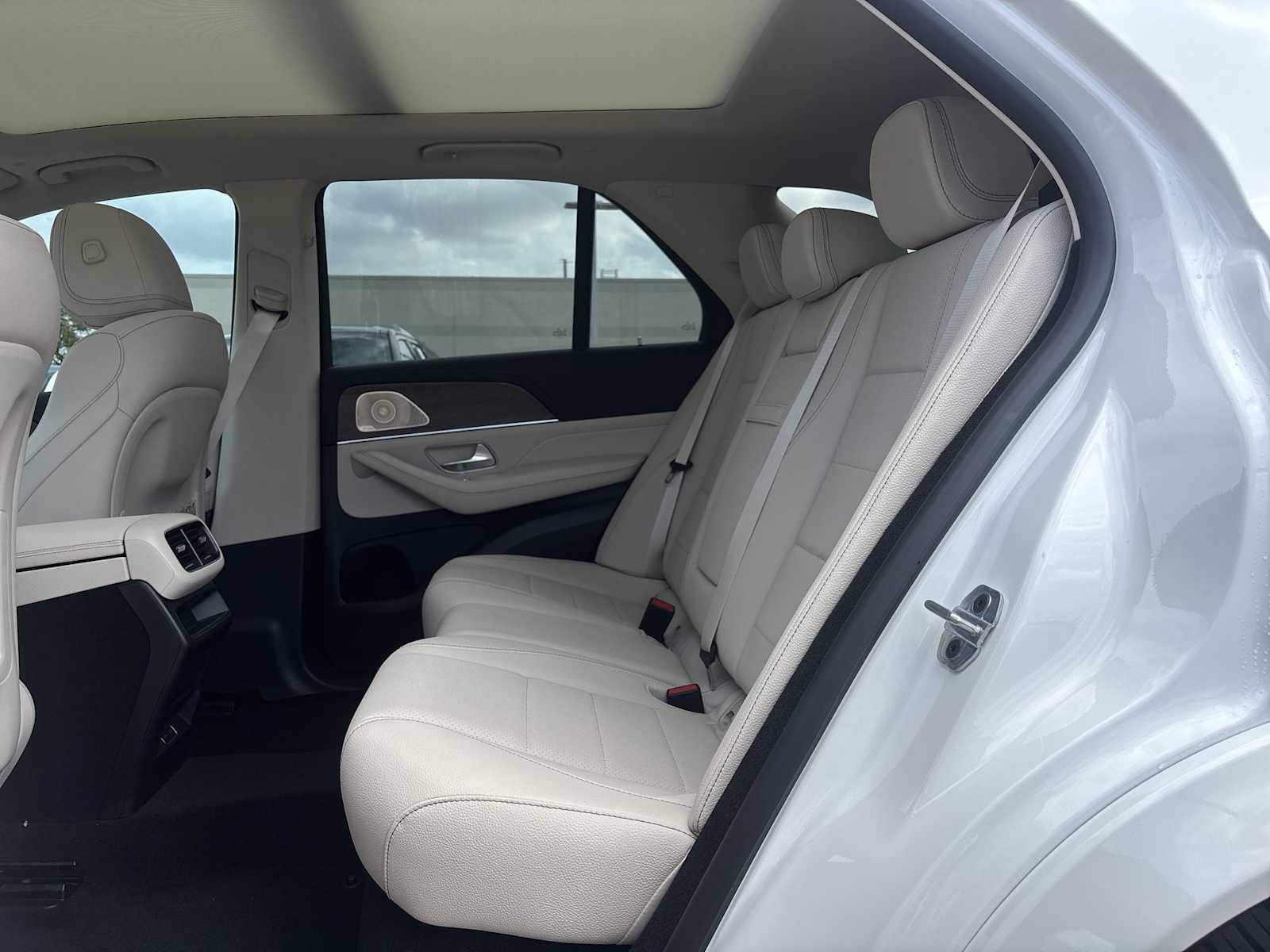 Thumbnail: 2026 Mercedes-Benz GLE - 18