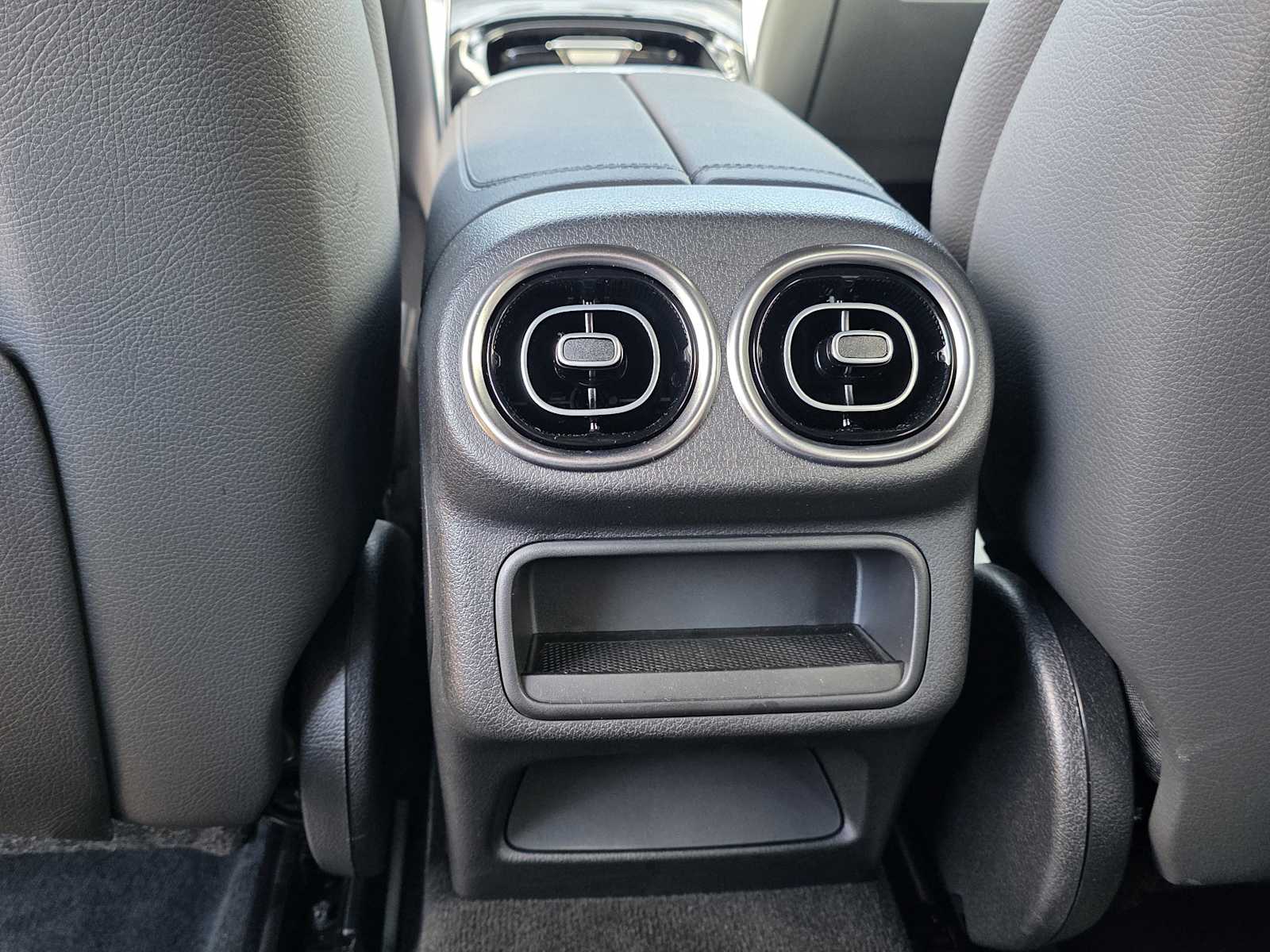 Thumbnail: 2025 Mercedes-Benz GLC - 16