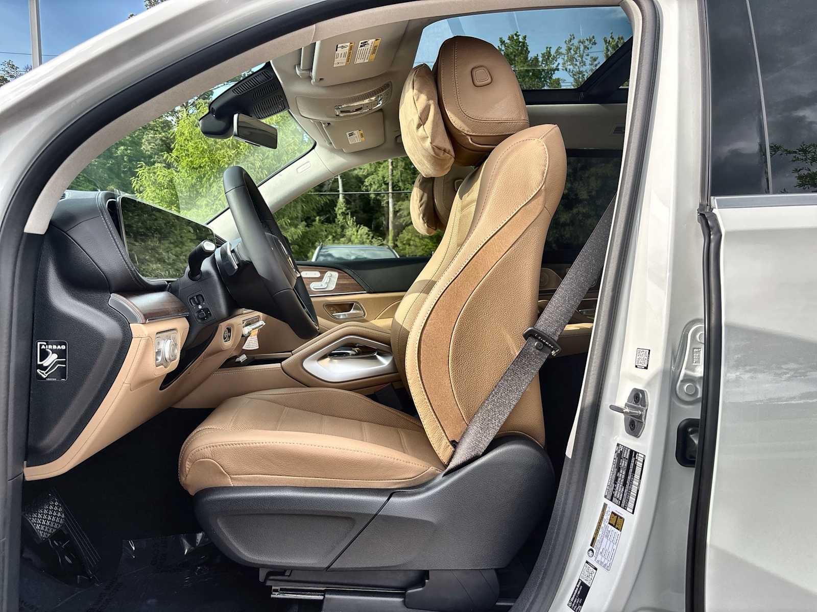Thumbnail: 2026 Mercedes-Benz GLS - 3