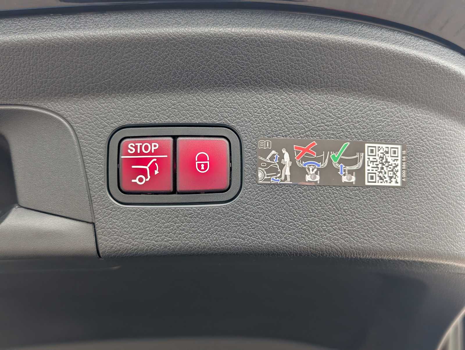 Thumbnail: 2026 Mercedes-Benz GLE - 25