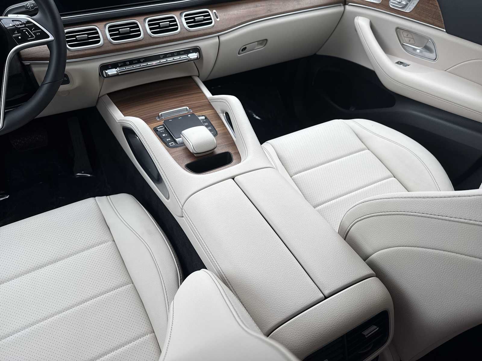 Thumbnail: 2026 Mercedes-Benz GLE - 22