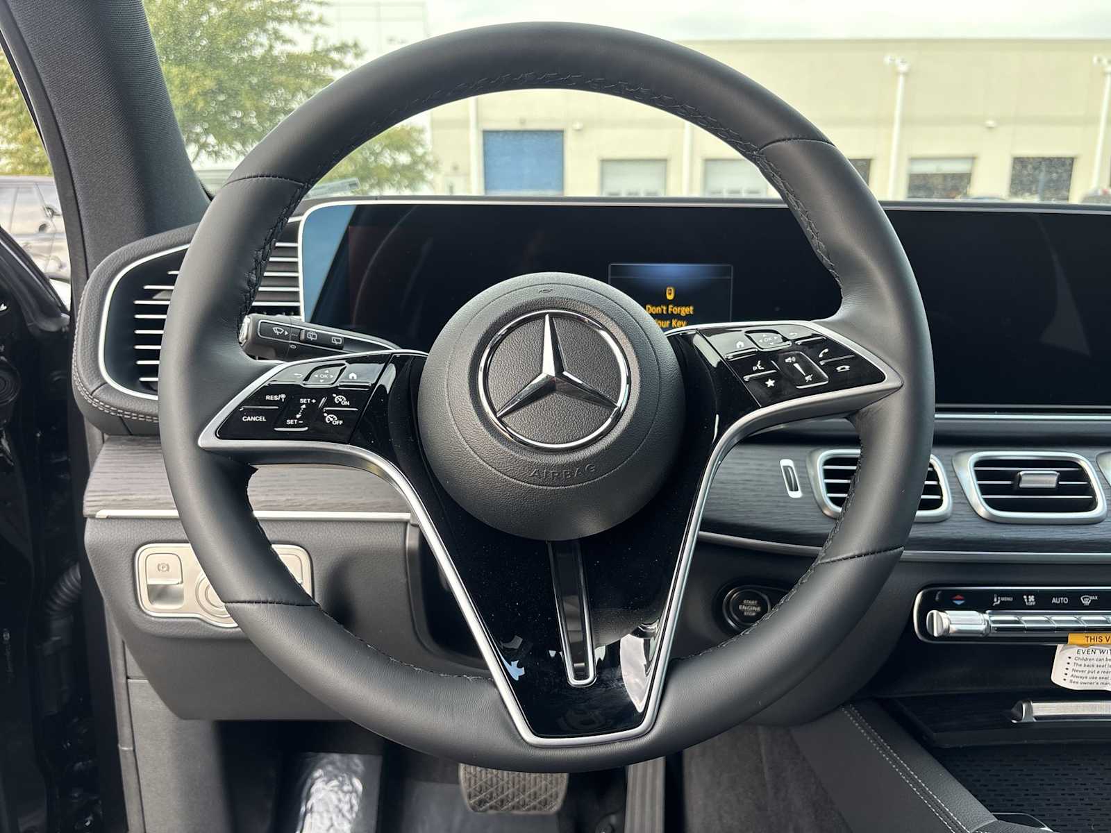 Thumbnail: 2026 Mercedes-Benz GLE - 21