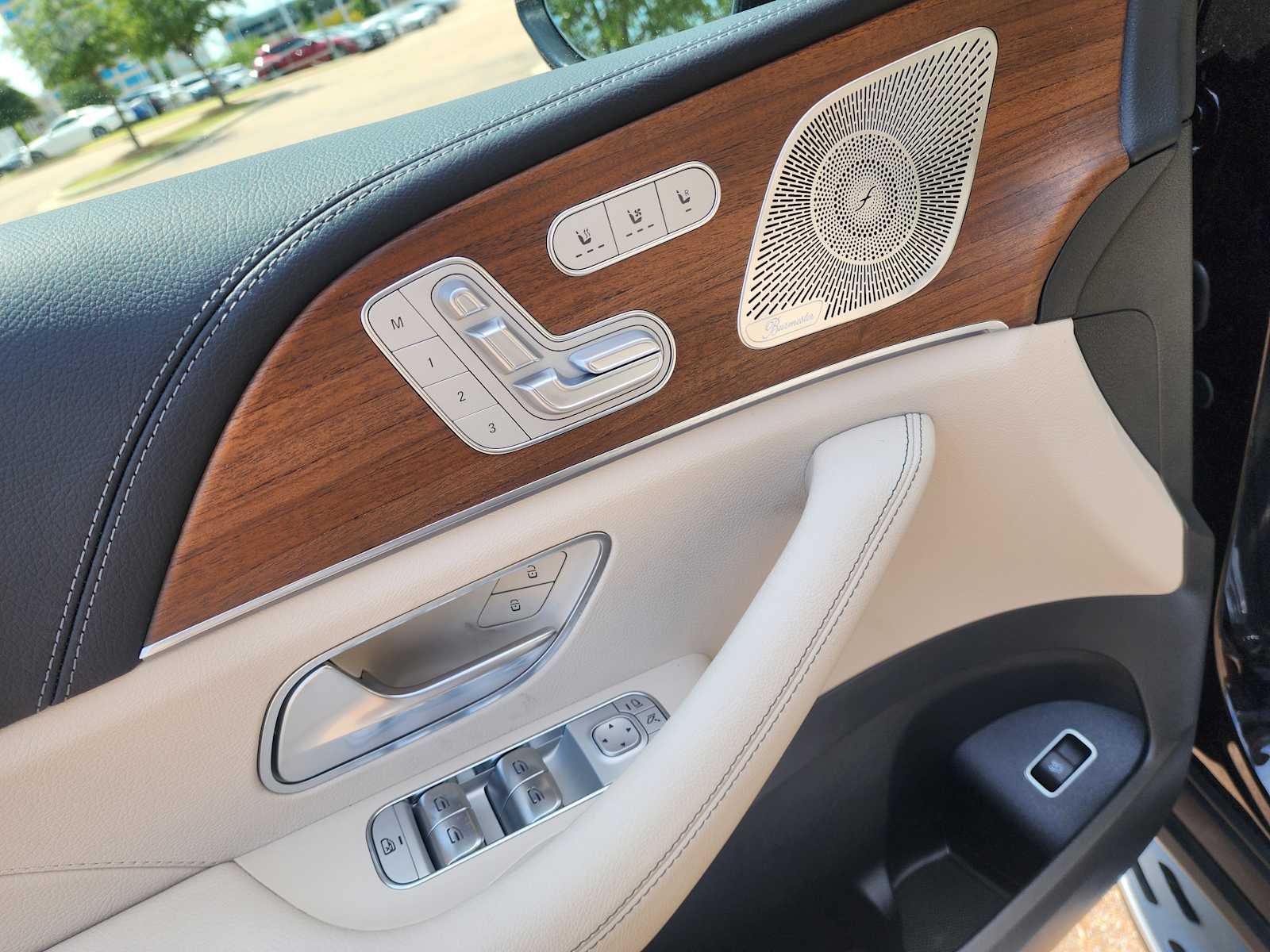 Thumbnail: 2025 Mercedes-Benz GLS - 14