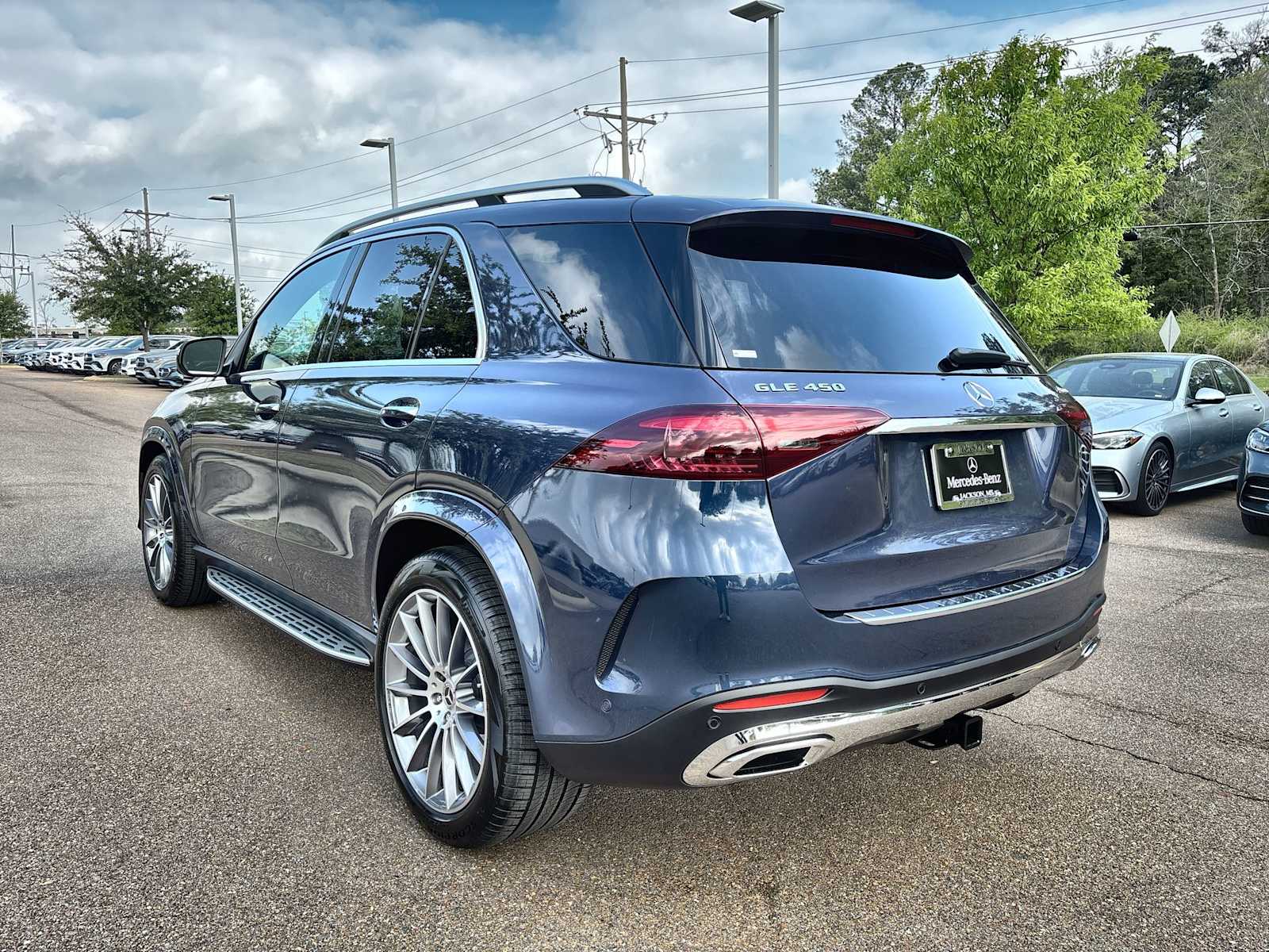 Thumbnail: 2026 Mercedes-Benz GLE - 6