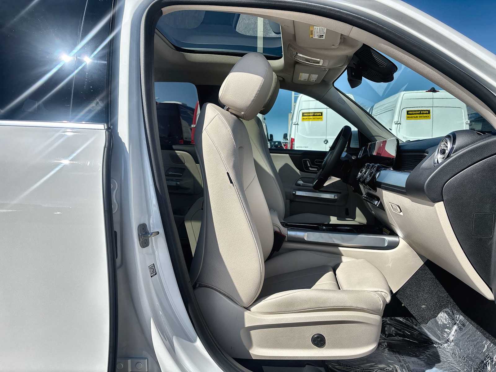 Thumbnail: 2026 Mercedes-Benz GLB - 9