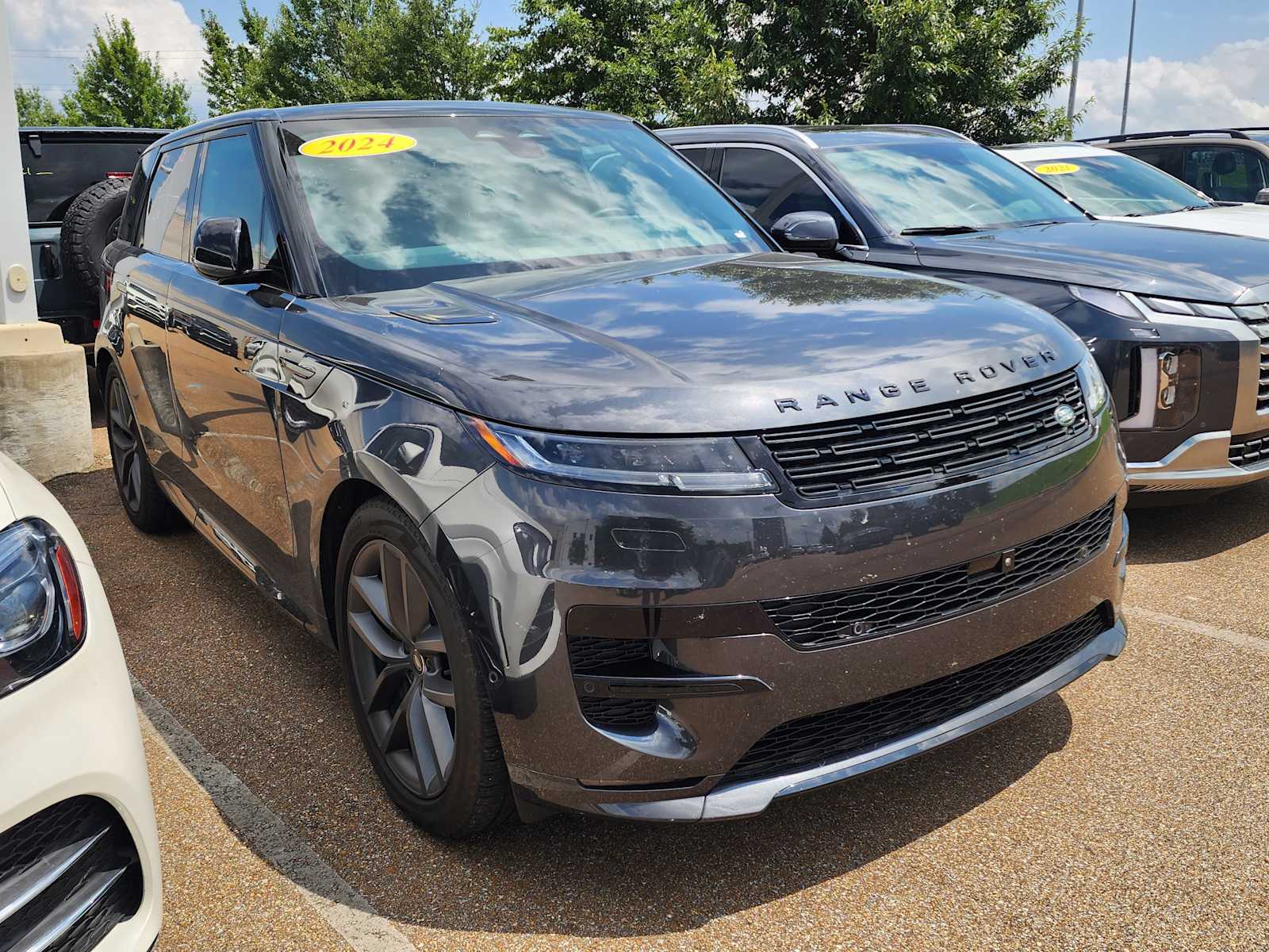 Thumbnail: 2024 Land Rover Range Rover Sport - 3
