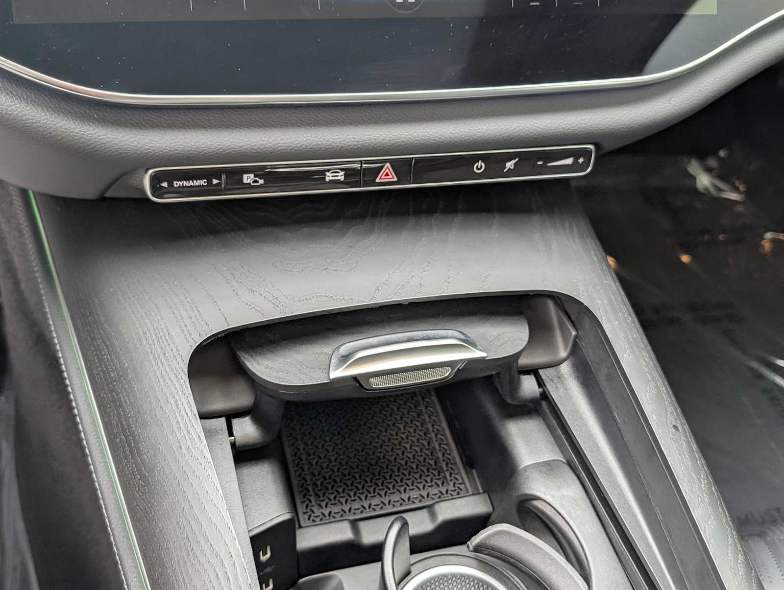 Thumbnail: 2024 Mercedes-Benz E-Class - 18